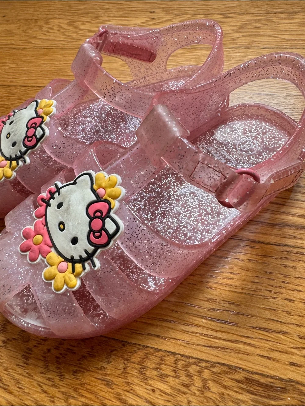 Hello Kitty sparkly pink